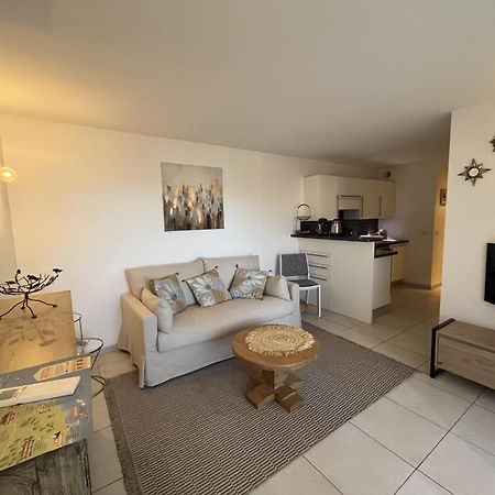 Frejus Plage Le Capitole T2 35M2 Climatise Balcon Exterior photo