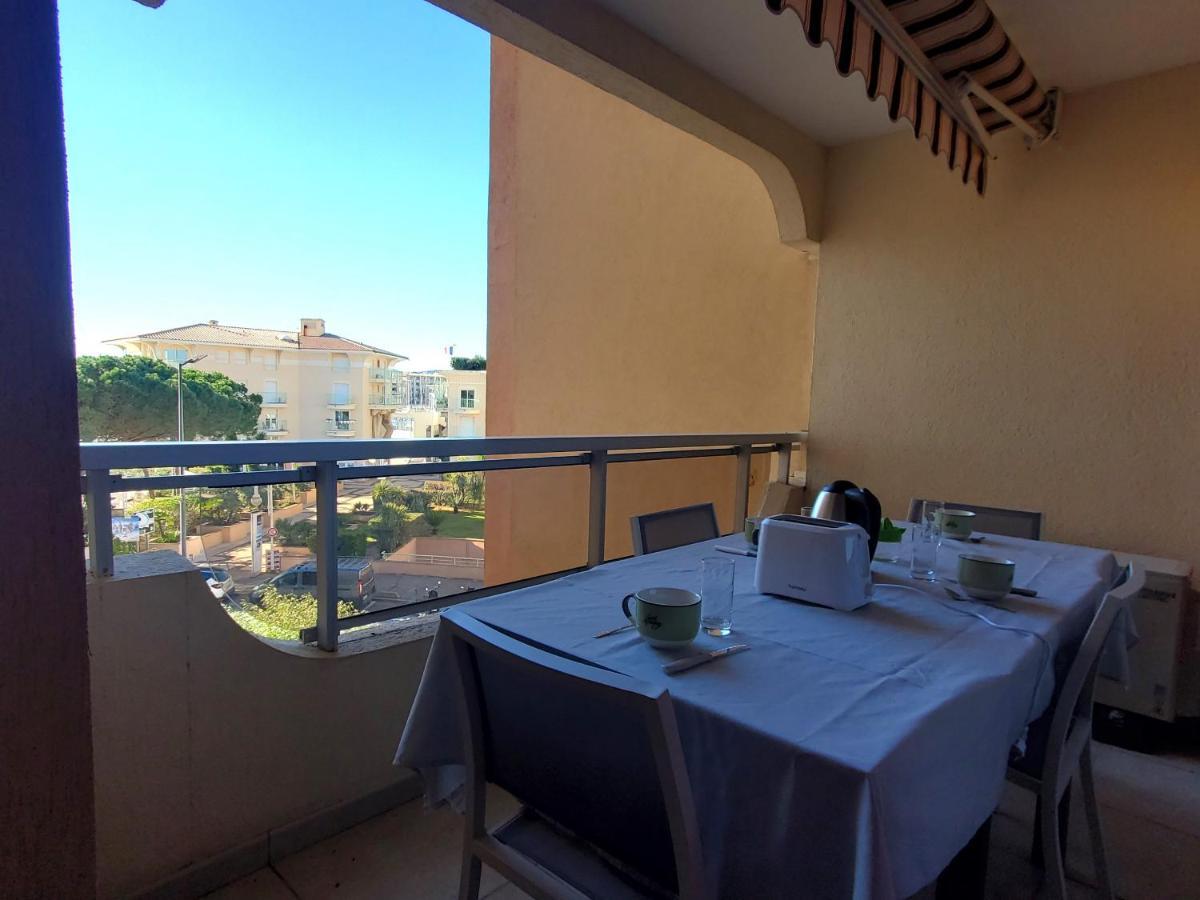 Frejus Plage Le Capitole T2 35M2 Climatise Balcon Exterior photo